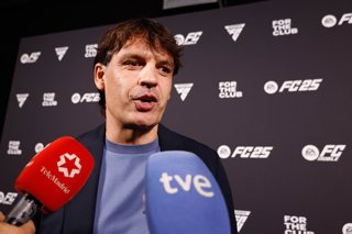 Archivo - Fernando Morientes attends the photocall of Presentation of EA Sports FC25 game at Pabellon Satelite on September 26, 2024, Madrid, Spain.