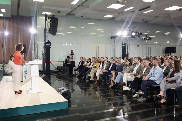 La secretaria general del PSOE-A, María Jesús Montero, interviene ante el Comité Director en Cádiz.