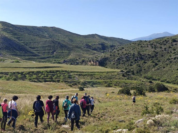 El Gobierno de La Rioja propone un paseo interpretativo por las laderas de Valbuena y la primera Ruta del Silencio en Valdegutur