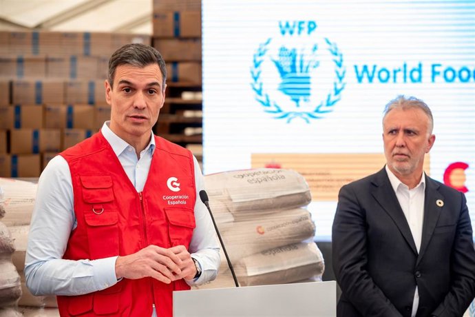 Archivo - El presidente del Gobierno, Pedro Sánchez, interviene durante su visita a la base logística del Programa Mundial de Alimentos de las Naciones Unidas (WPF), a 27 de enero de 2023, en las Palmas de Gran Canaria, Gran Canaria, Islas Canarias (Españ