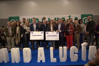 Imagen de Tellado, Bendodo, Navarro (PP) en un acto con afiliados en Málaga.