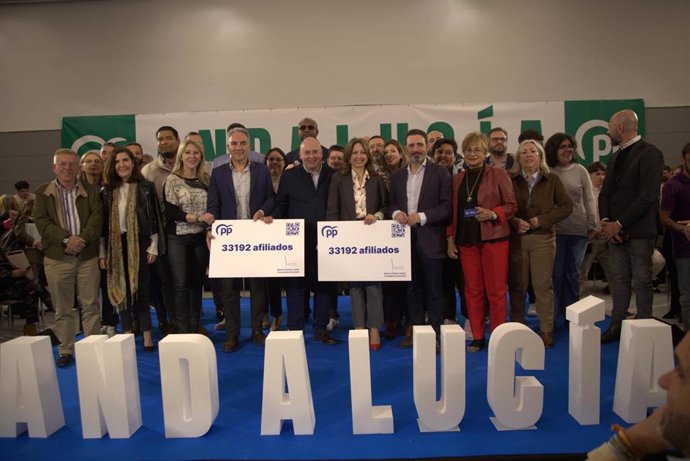 Imagen de Tellado, Bendodo, Navarro (PP) en un acto con afiliados en Málaga.