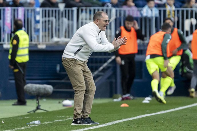 Archivo - José Juan Romero, entrenador del AD Ceuta.