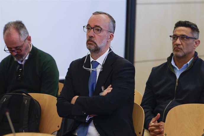 El exdiputado del PP Francisco Martínez Vázquez (c) durante el primer día del juicio de la Operación Kitchen, en la Audiencia Nacional, a 6 de abril de 2026, en San Fernando de Henares, Madrid (España).