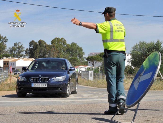 Archivo - 257 conductores pasan a disposición judicial en la Comunitat en marzo por delitos contra la seguridad vial