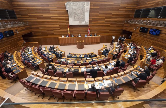 Archivo - Vista de la sesión de la votación de las enmiendas del PSOE a la Ley de medidas, en la sede de Las Cortes