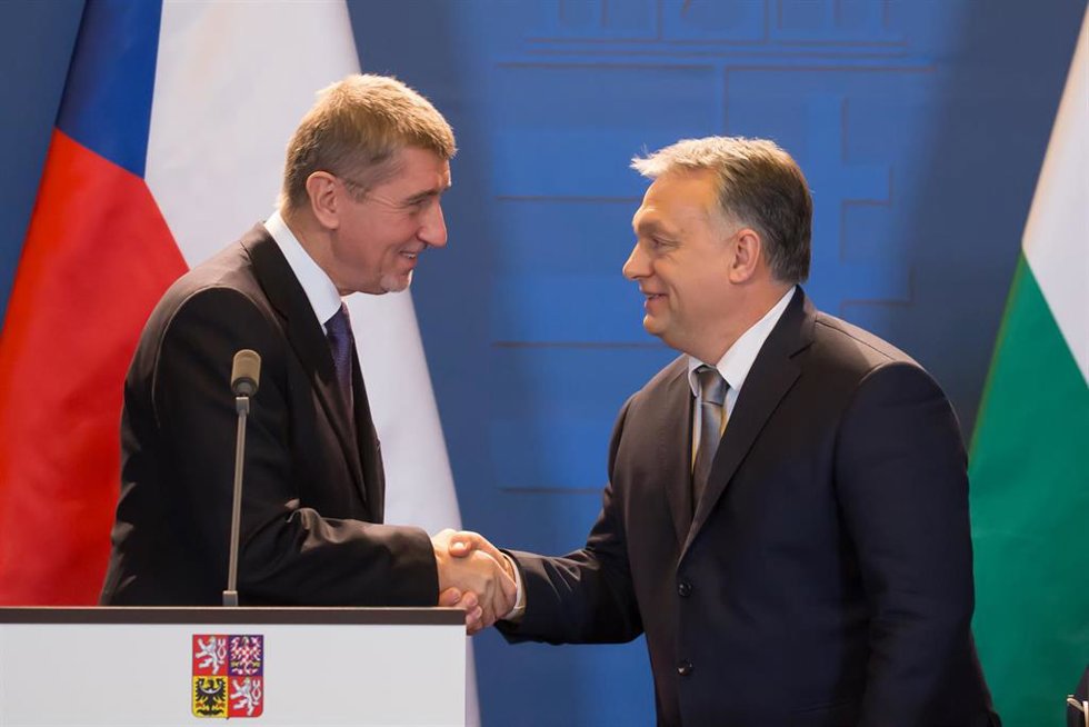 Archivo - Andrej Babis y Viktor Orbán 