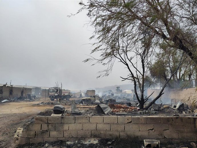 Incendio en el poblado chabolista de Los Grillos de Níjar (Almería).