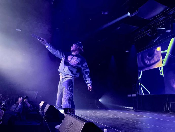 Fernandocosta celebra una década de trayectoria en la sala Auditorio Roig Arena.