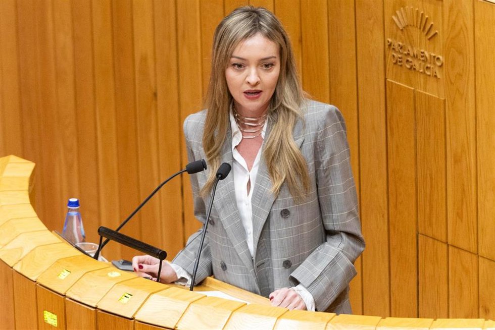 Archivo - La conselleira de Política Social e Igualdade, Fabiola García, en el pleno del Parlamento.
