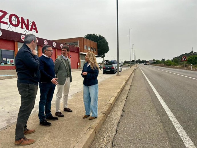 La secretaria general del Partido Popular de Aragón, Ana Alós; el diputado nacional Luis María Beamonte y el presidente provincial del PP de Zaragoza, Ramón Celma,