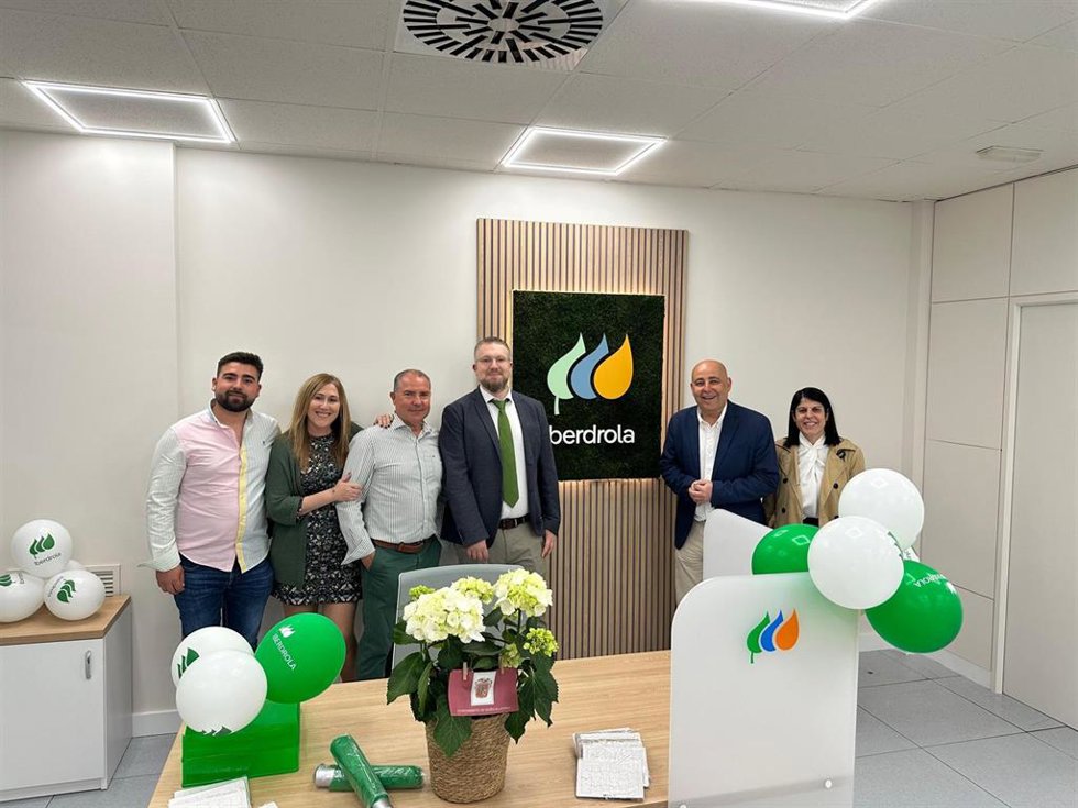 Huércal-Overa estrena nuevo punto de atención al cliente de Iberdrola