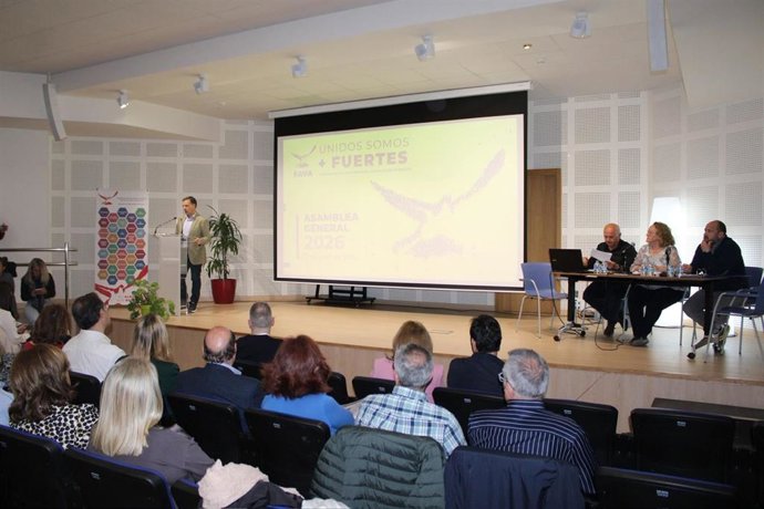 El alcalde, Manuel Serrano, durante la inauguración de la Asamblea General de la Federación de Asociaciones de Vecinos de Albacete.