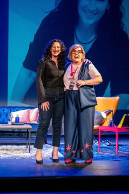 La alcaldesa de Almería participa en 'Fascinadas', el primer show de neurociencia de España