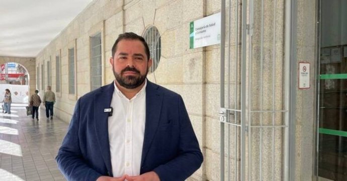 El secretario de sanidad del PSOE de Huelva, Rogelio Pinto