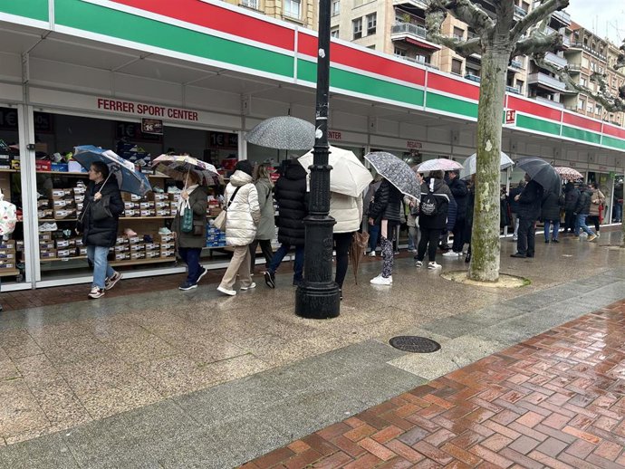 Archivo - Lluvia en Logroño en marzo, durante la celebración de Logrostock
