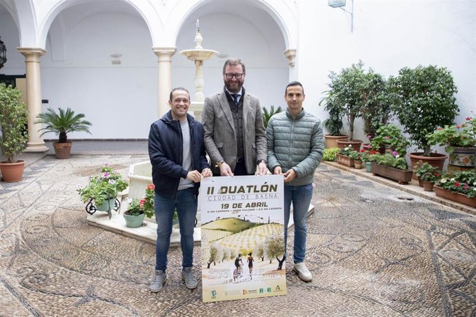 El delegado de Deportes de la institución provincial, Antonio Martín, en la presentación del II Duatlón Ciudad de Baena.