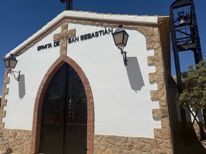 Archivo - Ermita de San Sebastián, en el alto de Allanadas.