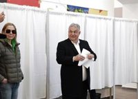 Orbán y Magyar votan en medio de récords de participación en las elecciones en Hungría
