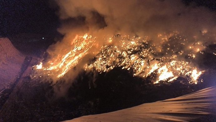 Incendio vertedero de Nájera