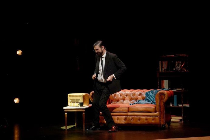 Archivo - El artista andaluz Manu Sánchez en una secuencia de 'Entregamos'.