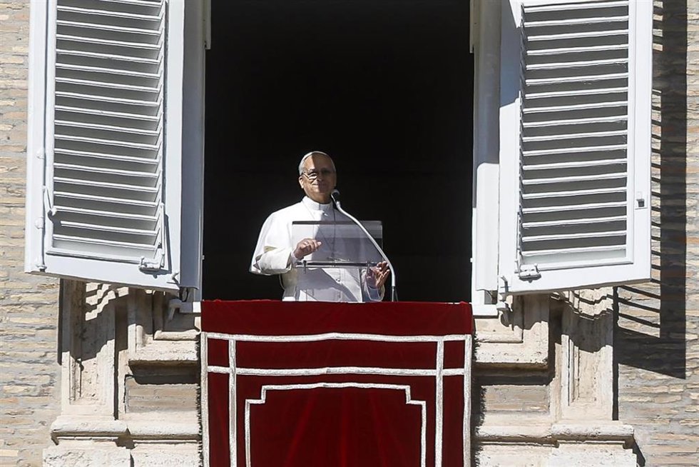 Archivo - El Papa León durante el Ángelus del 15 de ferebro de 2026.