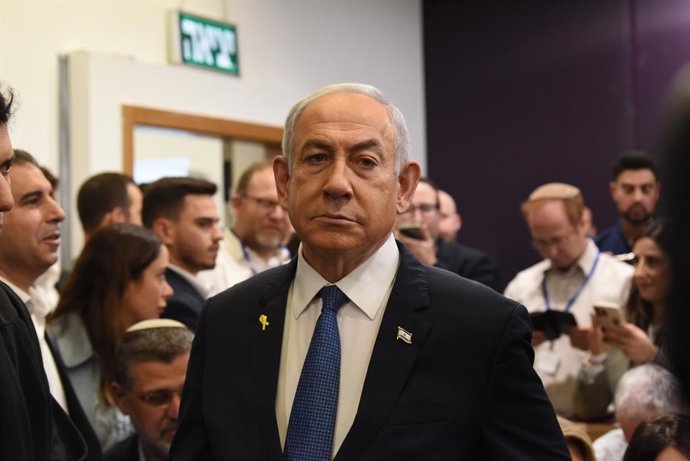 Archivo - TEL AVIV, Dec. 10, 2024  -- Israeli Prime Minister Benjamin Netanyahu is seen at the Tel Aviv courthouse in Tel Aviv, Israel, on Dec. 10, 2024. Netanyahu testified for the first time on Tuesday in his long-running corruption trial, marking a piv