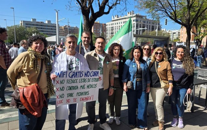 Imagen de la coalición andalucista (AxSi) durante la manifestación en defensa de la Sanidad Pública celebrada en Sevilla.