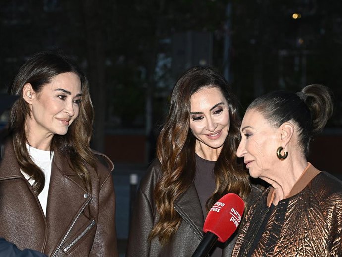 Archivo - Vicky Martín Berrocal con su madre, Victoria, y su hermana, Rocío.