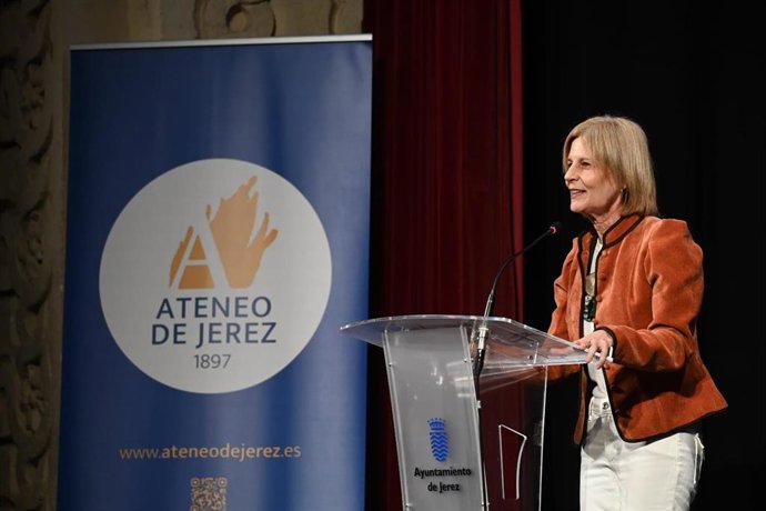 La alcaldesa de Jerez (Cádiz), María José García-Pelayo, en la celebración del XX aniversario del Ateneo de Jerez.
