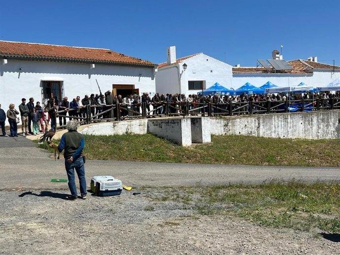 La finca experimental Huerto Ramírez ha acogido el 12 de abril el VI Foro Provincial de la Caza.