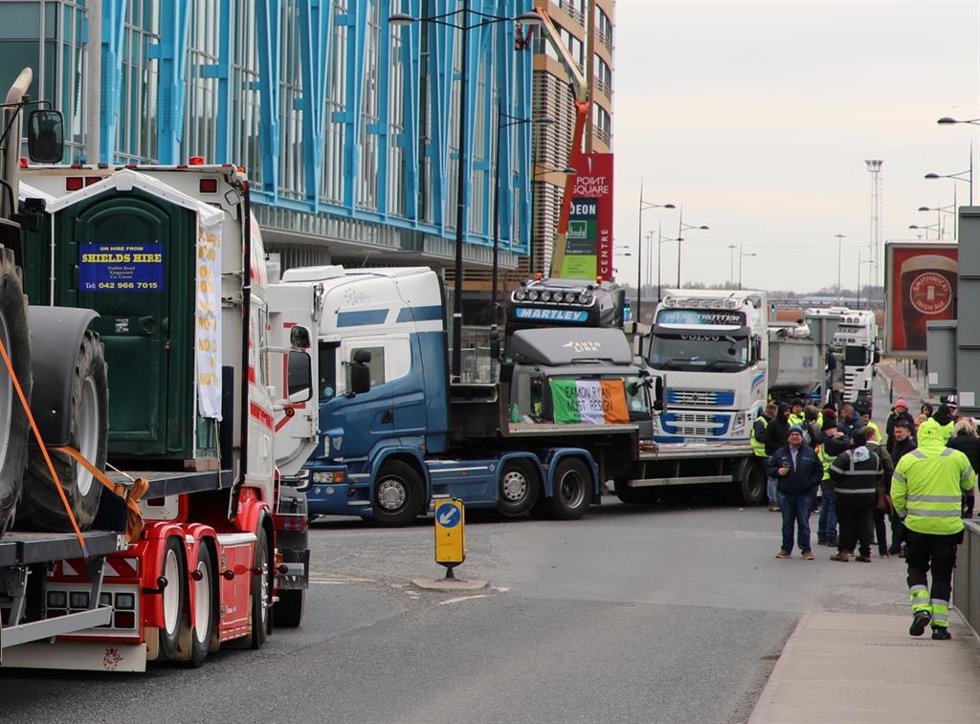 Archivo - Protestas por el precio del combustible en Irlanda