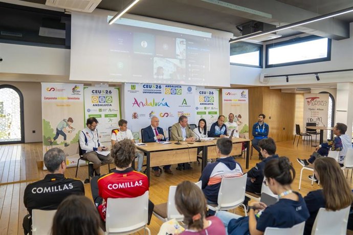 Imagen de los participantes del Campeonato de España Universitario de Orientación celebrado en Almería.