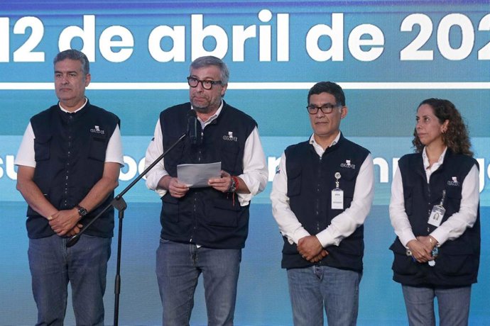 El jefe de la Oficina Nacional de Procesos Electorales (ONPE), Piero Corvetto, brinda conferencia de prensa.