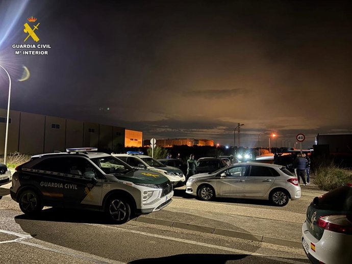 Tres personas investigadas por carreras ilegales en el polígono de Villaluenga-Yuncler.