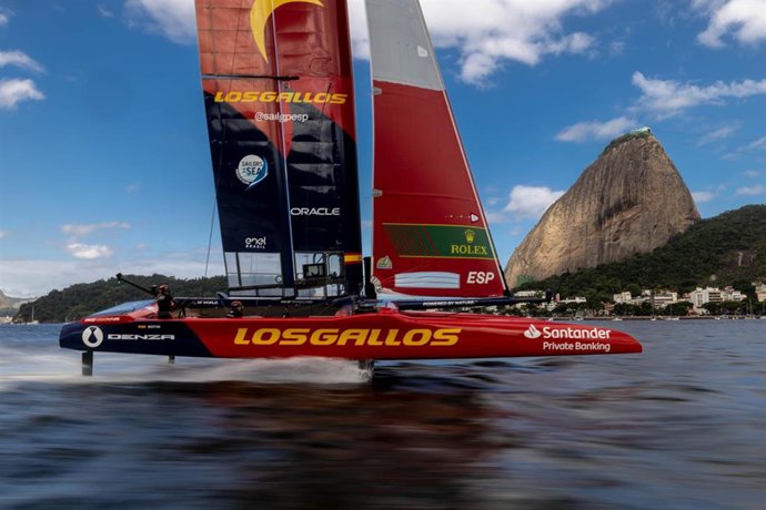 El equipo español durante el GP de Brasil de la Temporada 6 de SailGP
