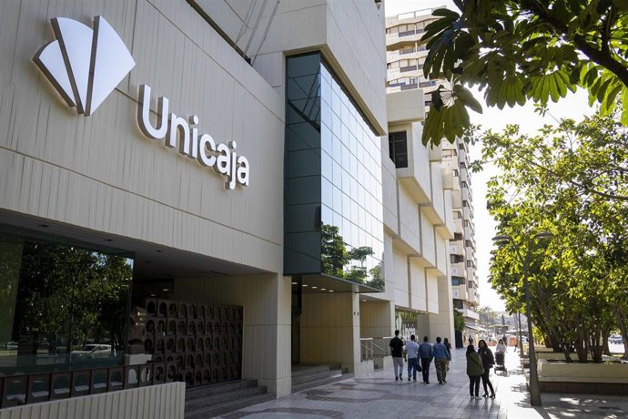 Archivo - Oficina de Unicaja.