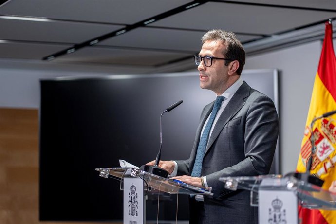 El vicepresidente primero del Gobierno y ministro de Economía, Comercio y Empresa, Carlos Cuerpo, recibe al vicepresidente ejecutivo de la Comisión Europea para Prosperidad y Estrategia Industrial, a  9 de abril de 2026, en Madrid (España). 