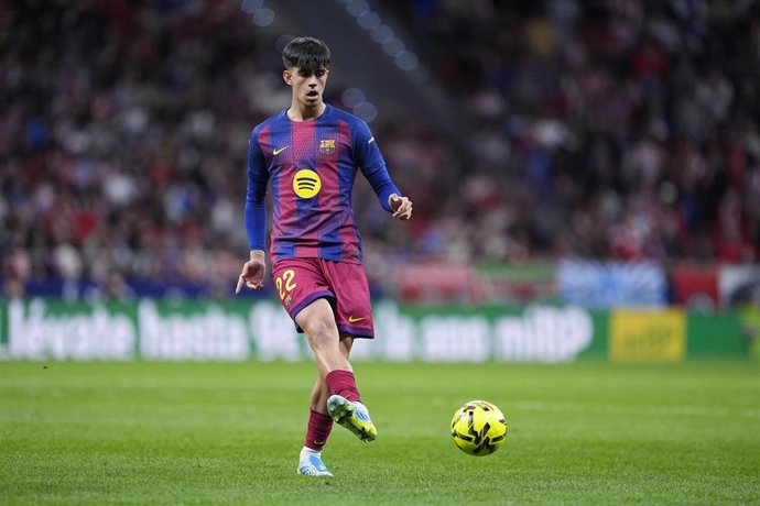 El centrocampista español del FC Barcelona Marc Bernal, durante un partido de LaLiga EA Sports.