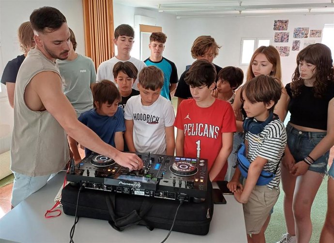 Los ayuntamientos de la provincia, excepto el de Zaragoza capital, podrán ser beneficiarios de esta línea de ayudas que busca promover la conciliación familiar y el plazo para solicitarlas finaliza el 30 de abril