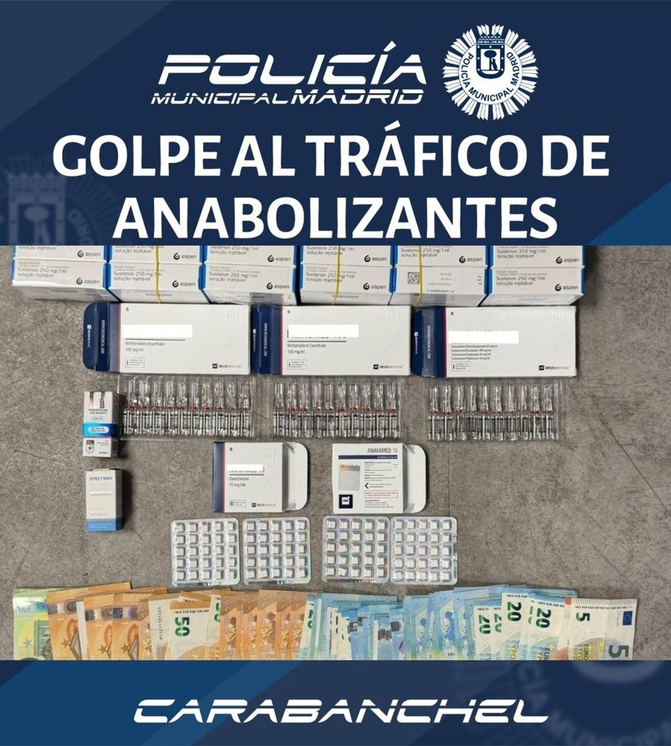 Material incautado a un hombre que transportaba anabolizantes escondidos en el hueco de la rueda de repuesto del coche.