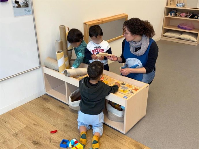 Niños en la 'escoleta' de Na Penyal en Cala Millor