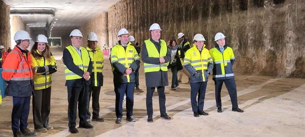 El soterramiento de A-5 va "algo adelantado" a pesar de problema de suministros y el ajardinamiento comenzará en septiembre
