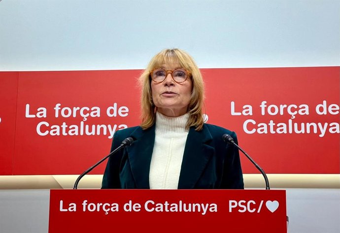 La viceprimera secretaria y portavoz del PSC, Lluïsa Moret, en una rueda de prensa