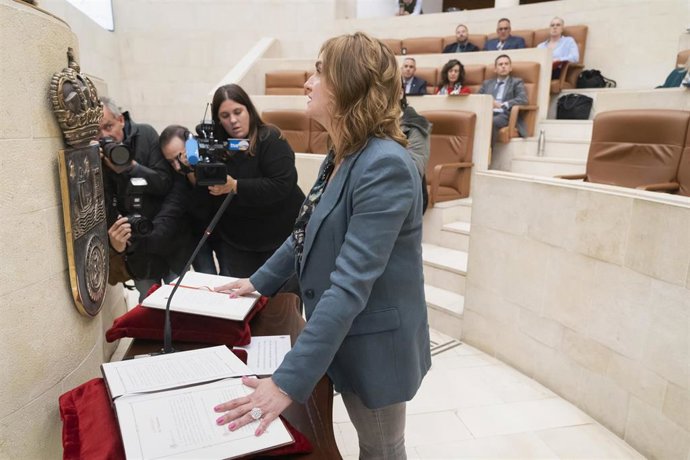 Toma de posesión de Ana Obregón del PRC en sustitucion de Marcano.