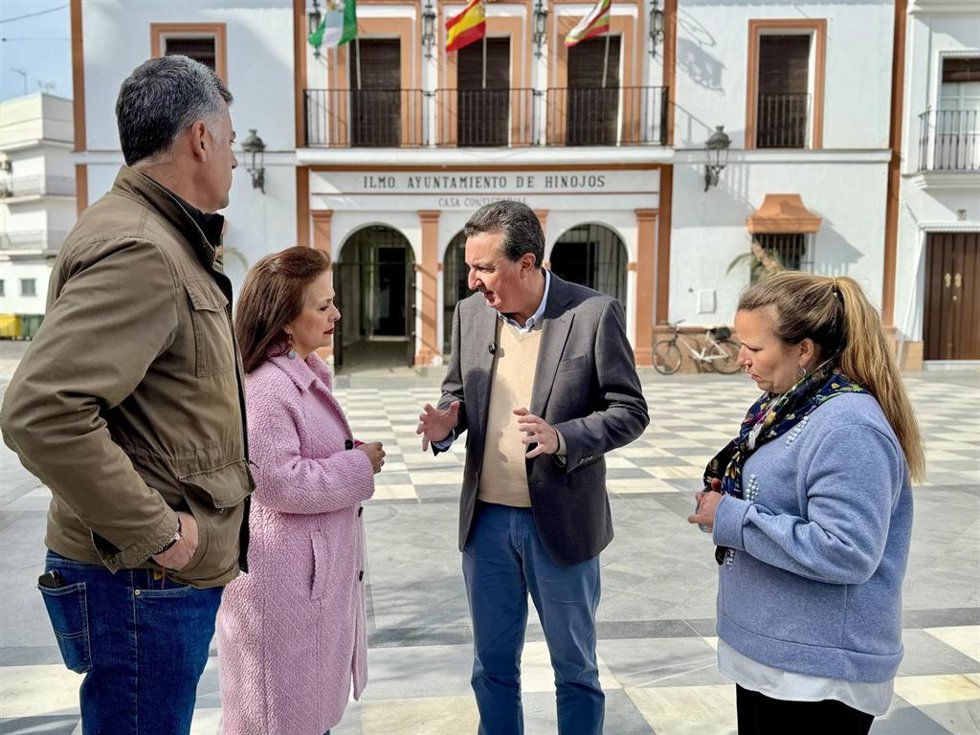 El presidente del PP de Huelva, Manuel Andrés González, este lunes en Hinojos.