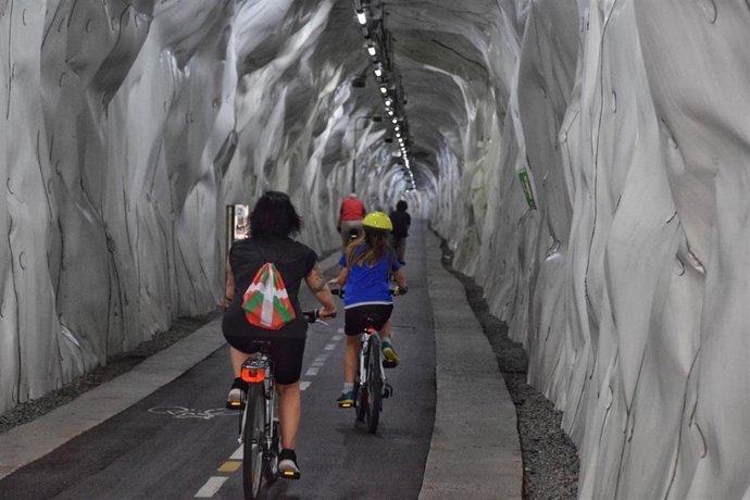 Archivo - Túnel de Morlans en San Sebastián