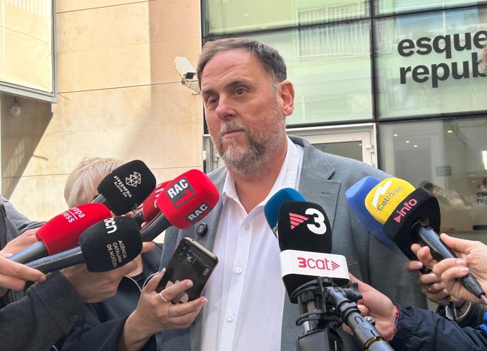 El presidente de ERC, Oriol Junqueras, en declaraciones a periodistas