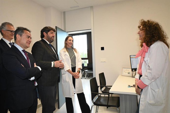 El presidente de la Comunidad, Fernando López Miras, inaugura el nuevo centro de salud de Lorquí