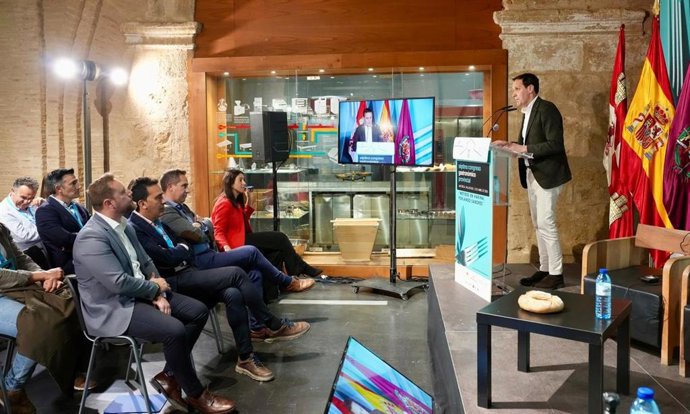 Íscar durante la clausura del Congrso Gastronómico Provincial que se ha celebrado en el Museo del Pan de Mayorga.